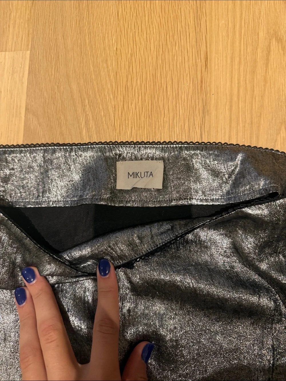 Mikuta Silver skirt - Picture 4 of 6